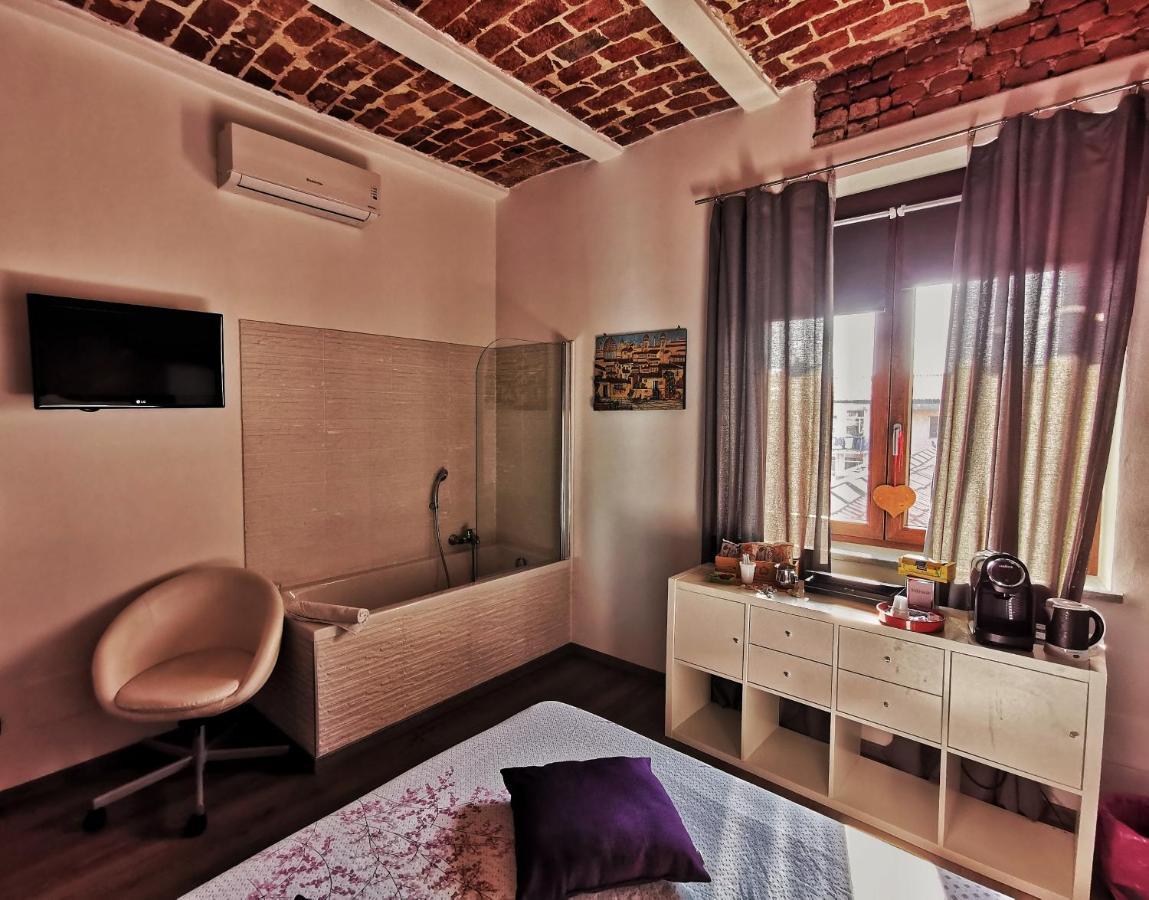 Regis B&B Camere Centro Storico ชีวัสโซ ภายนอก รูปภาพ